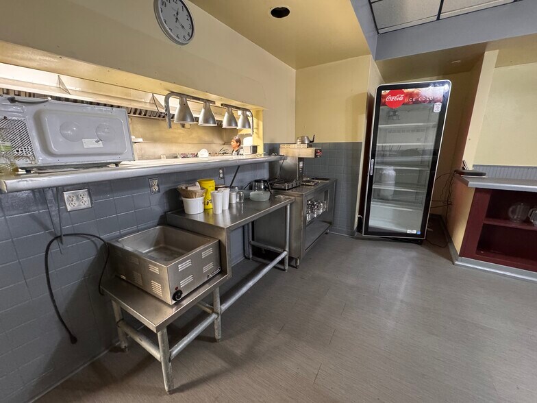 More Photos Of 118 S Lafayette St, Macomb Storefront Retail Residential For Sale