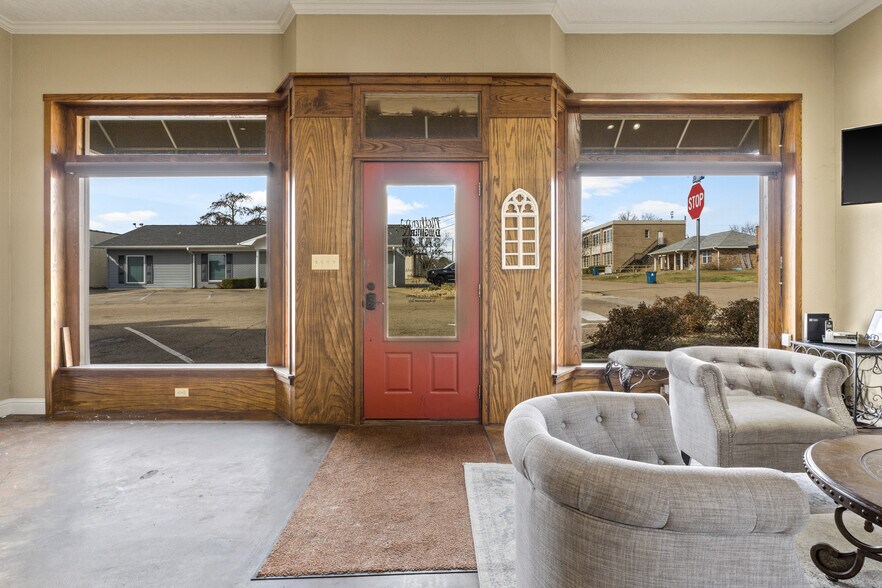 More Photos Of 112 N Lamar St, Daingerfield Storefront For Sale