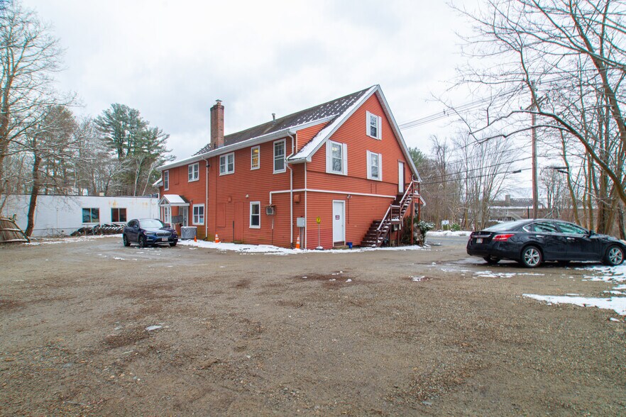 More Photos Of 320-326 Boston Post Rd, Sudbury Storefront Retail Office For Lease