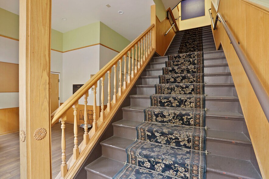 More Photos Of 125 Bridge Pl, Stockton Office For Lease