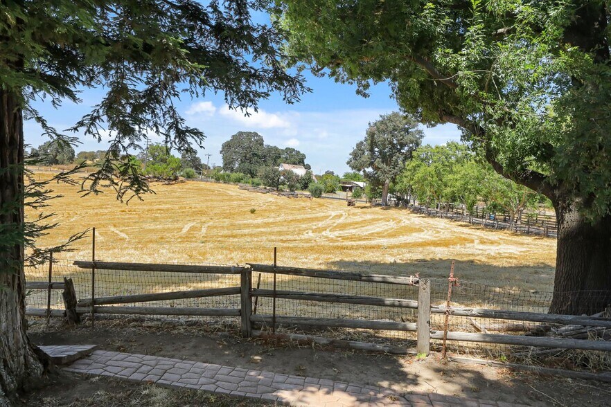 More Photos Of 22050 E Buena Vista Rd, Clements Land For Sale