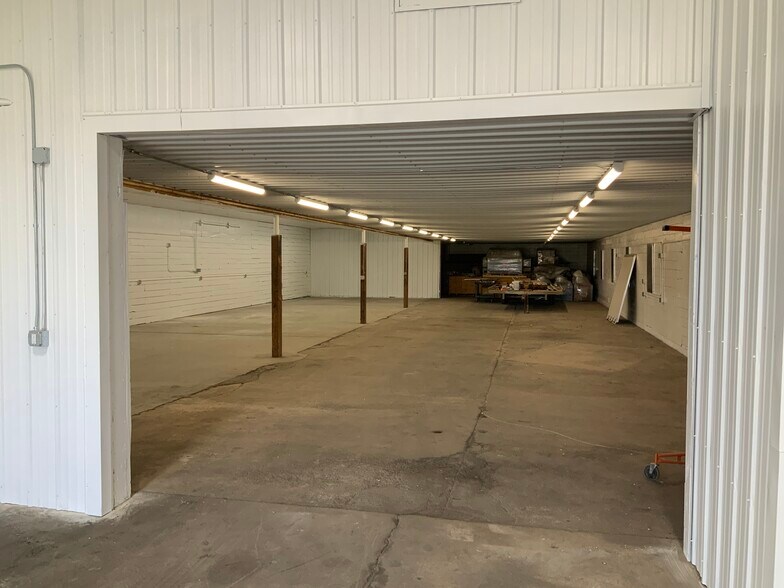 More Photos Of 28 East Elm Street, Saint Joseph Manufacturing For Lease