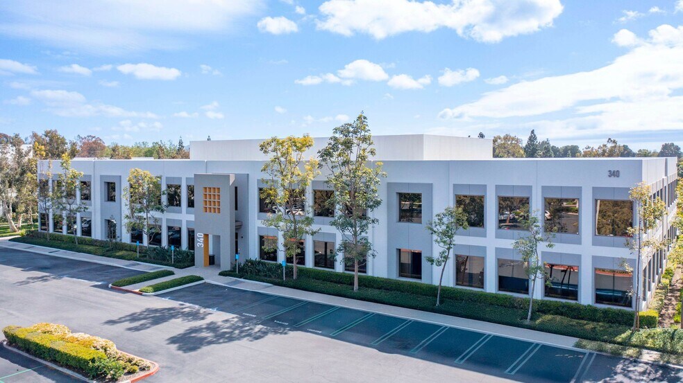 More Photos Of 200 Commerce Dr, Irvine Unknown For Lease