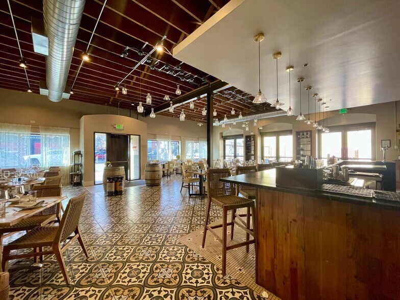 More Photos Of 2246 Larimer St, Denver Storefront For Sale