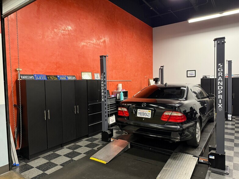 More Photos Of 521 Charcot Ave, San Jose Showroom For Lease