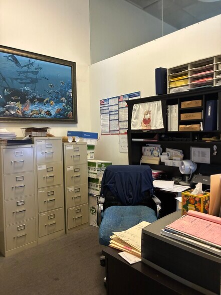 More Photos Of 1920 Ala Moana Blvd, Honolulu Hotel For Lease