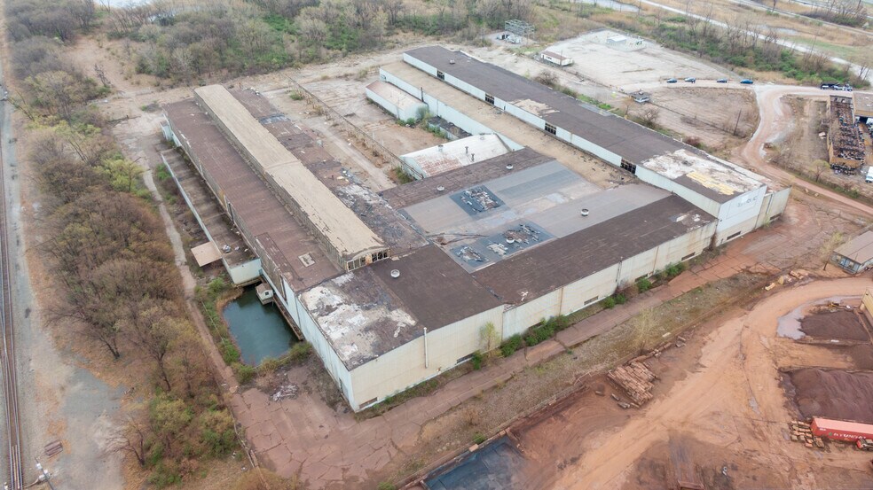 More Photos Of 2800 E Dunes Hwy, Gary Warehouse For Lease