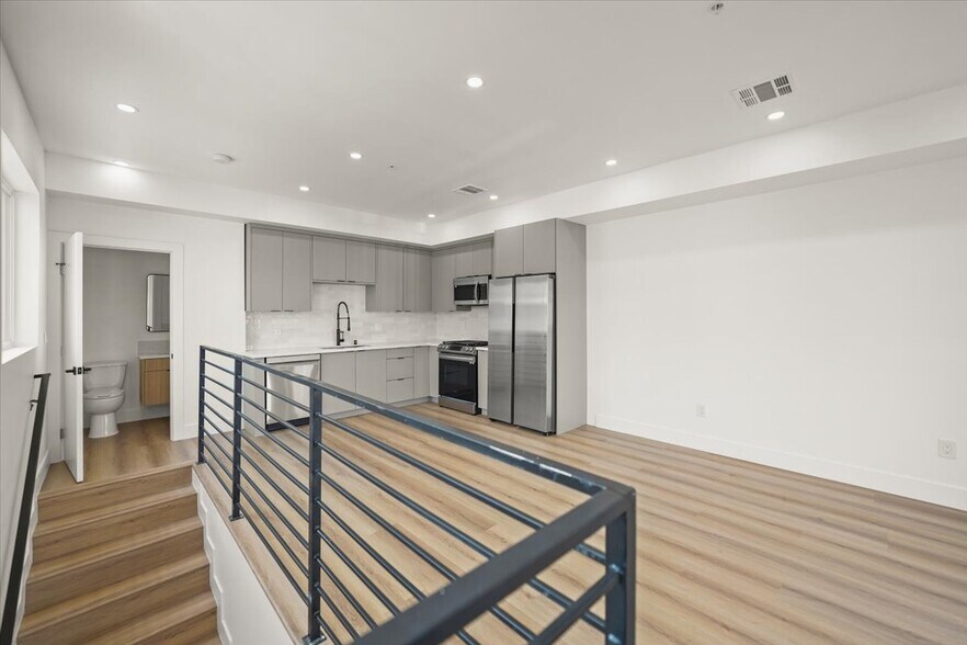 More Photos Of 910 Hudson ave, Los Angeles Apartments For Sale