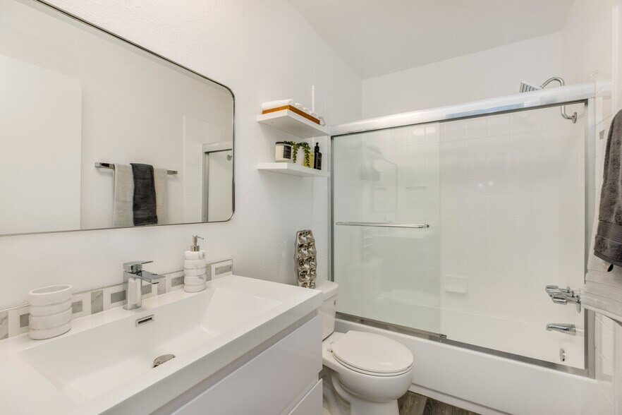 More Photos Of 1751 S Bentley Ave, Los Angeles Apartments For Sale