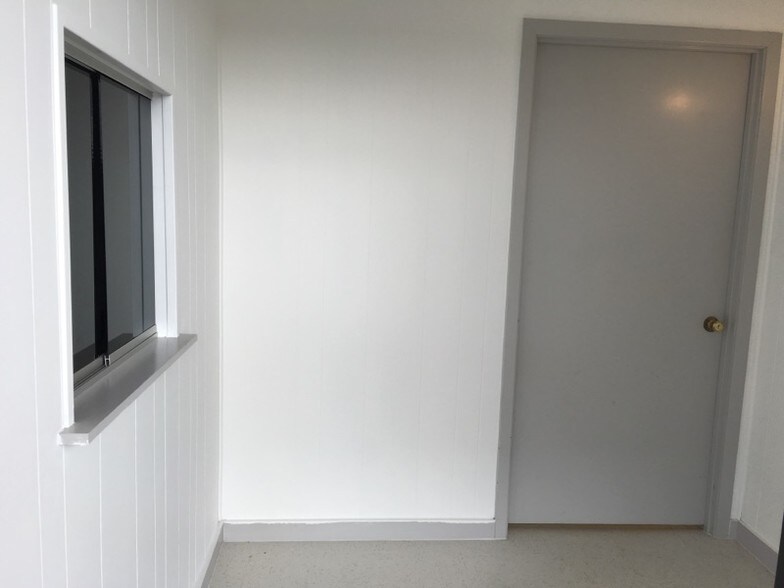 More Photos Of 1822 Holly Rd, Corpus Christi Warehouse For Lease