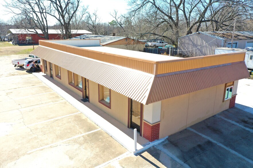 More Photos Of 601 S 9th Ave, Durant Office For Sale