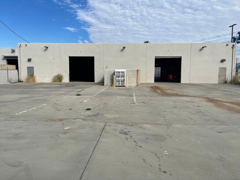 More Photos Of 11760 Slauson Ave, Santa Fe Springs Manufacturing For Lease