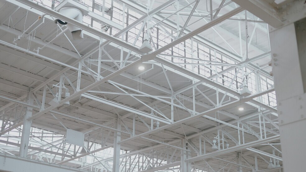 More Photos Of 2450 W Hunting Park Ave, Philadelphia Unknown For Lease