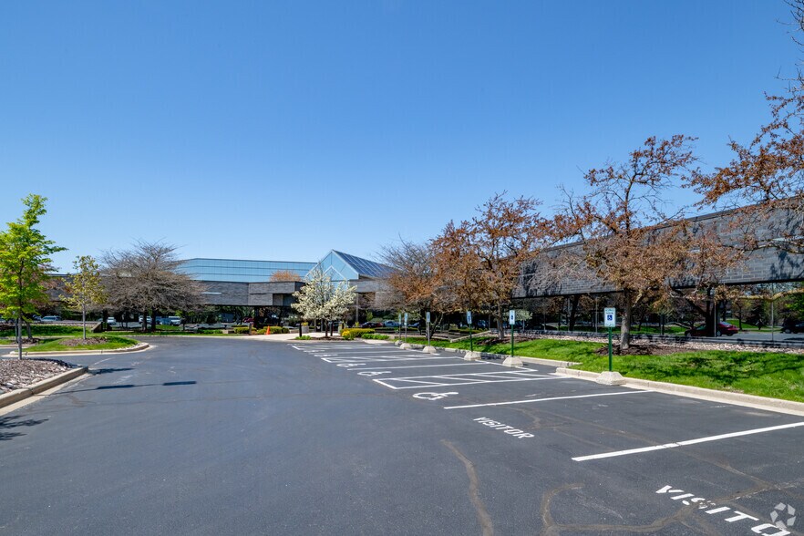 More Photos Of 20825 Swenson Dr, Waukesha Office For Sale