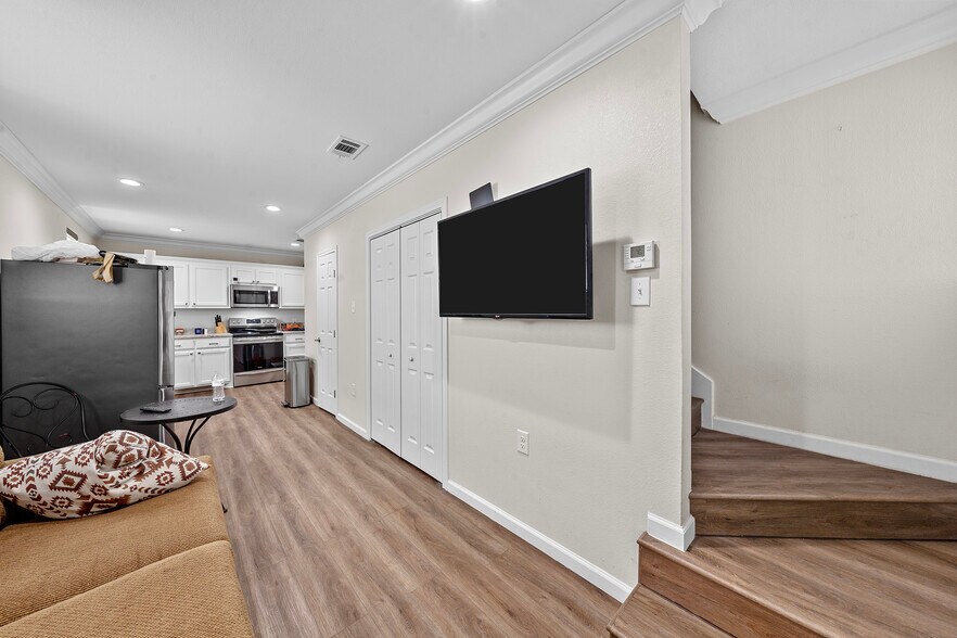 More Photos Of 330 Elco Ln, China Spring Warehouse For Sale