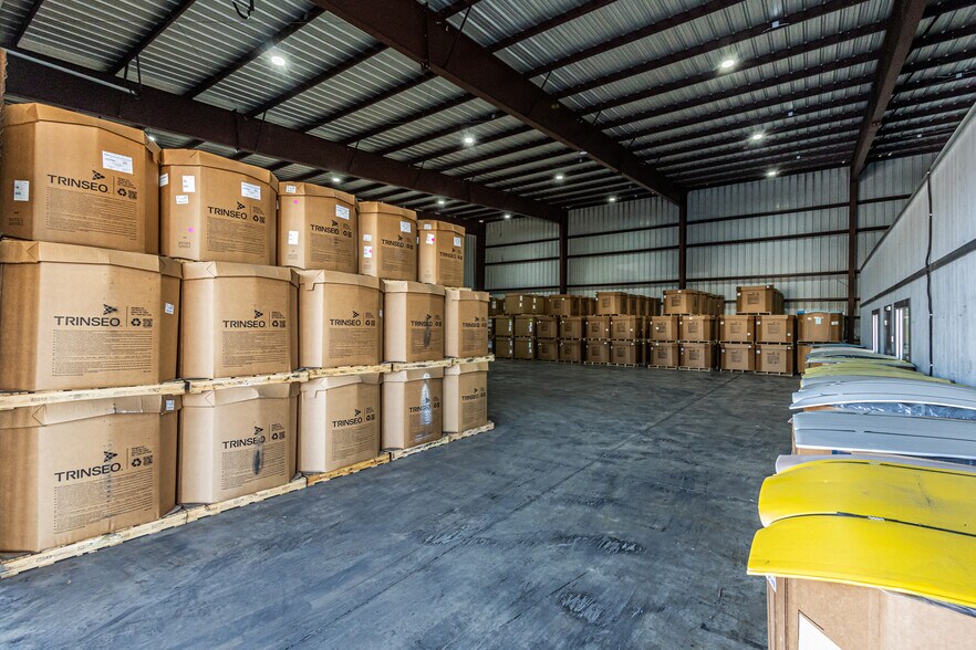 More Photos Of 13806 N Unitec Dr, Laredo Warehouse For Lease