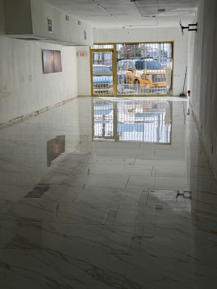 More Photos Of 1835 E Charleston Blvd, Las Vegas Storefront Retail Office For Sale