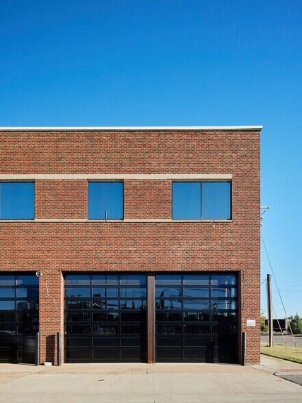 More Photos Of 11 NE 11th St, Oklahoma City Warehouse For Sale