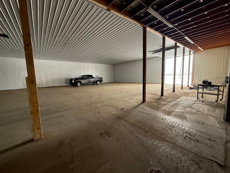 More Photos Of 1793 550th St, Wood Lake Manufacturing For Lease