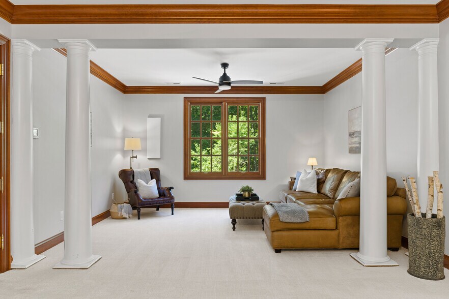 More Photos Of 5455 Plantation Rd, Sunbury Lodge Meeting Hall For Sale