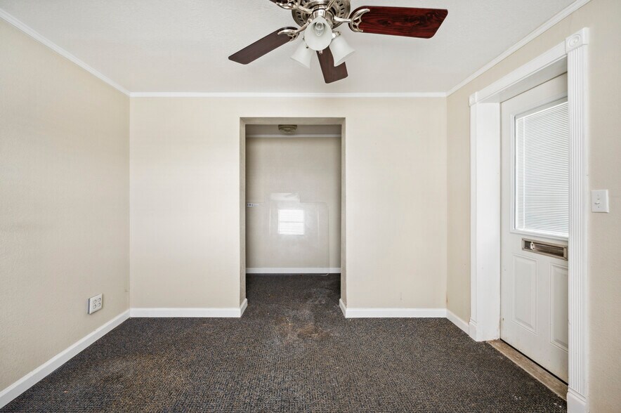 More Photos Of 304 Doris Dr, Lakeland Medical For Sale