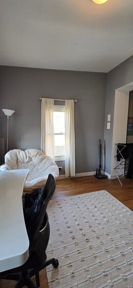 More Photos Of 1216 W Grand Ave, Chicago Storefront Retail Residential For Sale