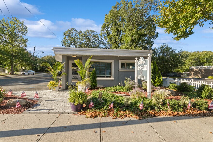 More Photos Of 1420 Montauk Hwy, Oakdale Medical For Lease