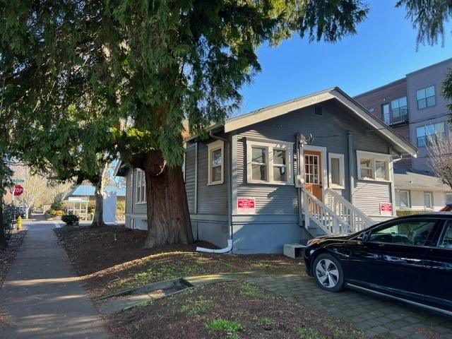 More Photos Of 2022 Broadway St, Vancouver Loft Creative Space For Sale