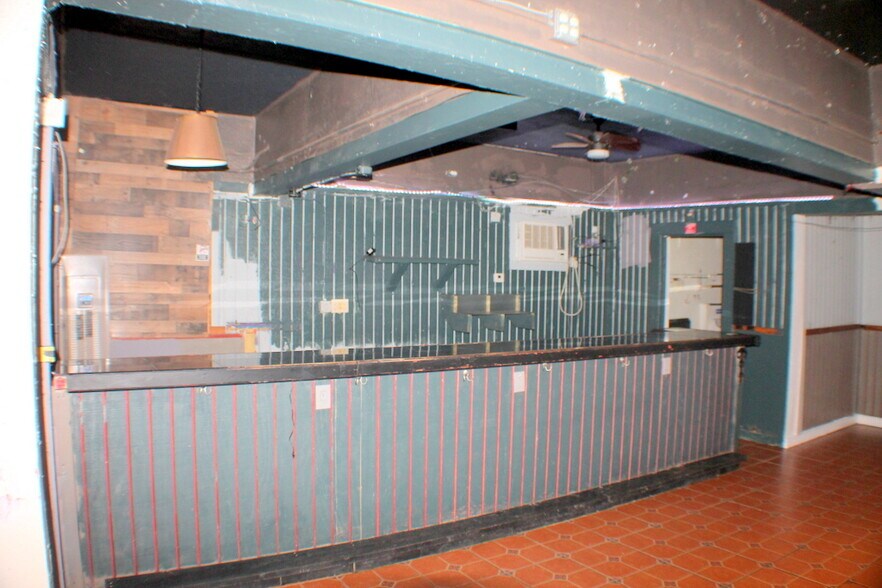 More Photos Of 3907 Canal St, Houston Bar For Lease