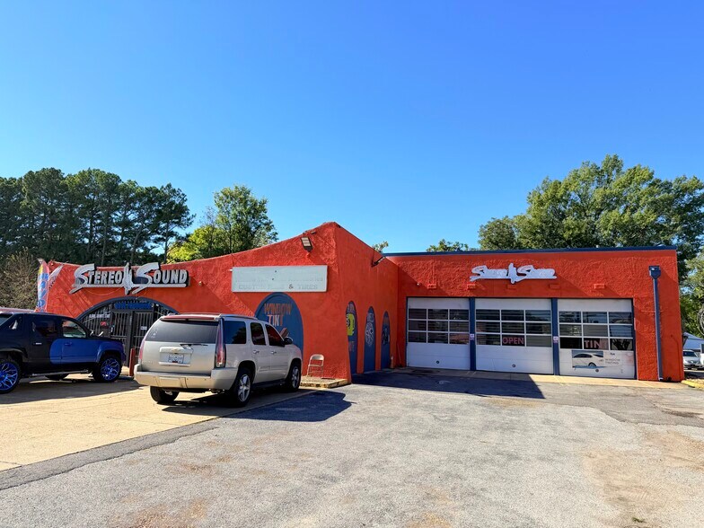 More Photos Of 4561 Elvis Presley Blvd, Memphis Auto Repair For Sale