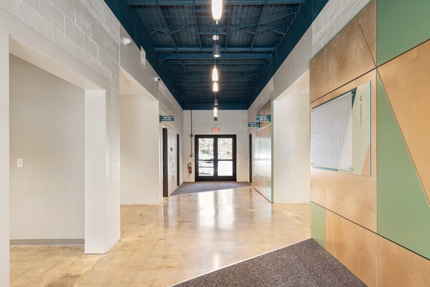 More Photos Of 5841 Rivers Ave, North Charleston Office For Lease