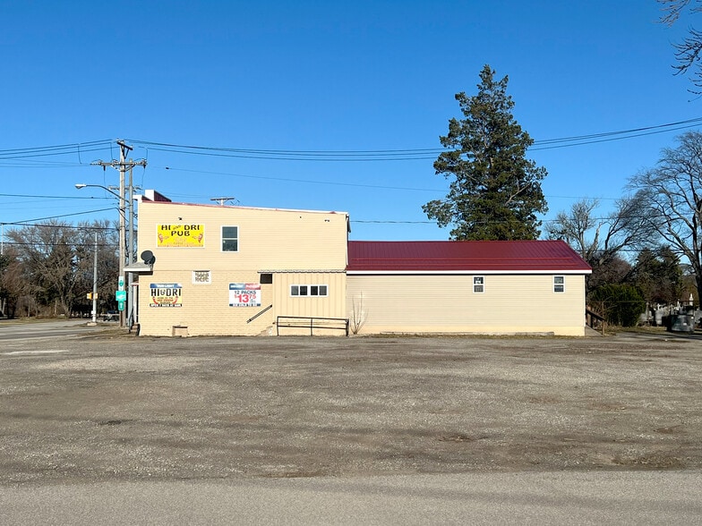 More Photos Of 3077 W Lake Rd, Erie Bar For Sale