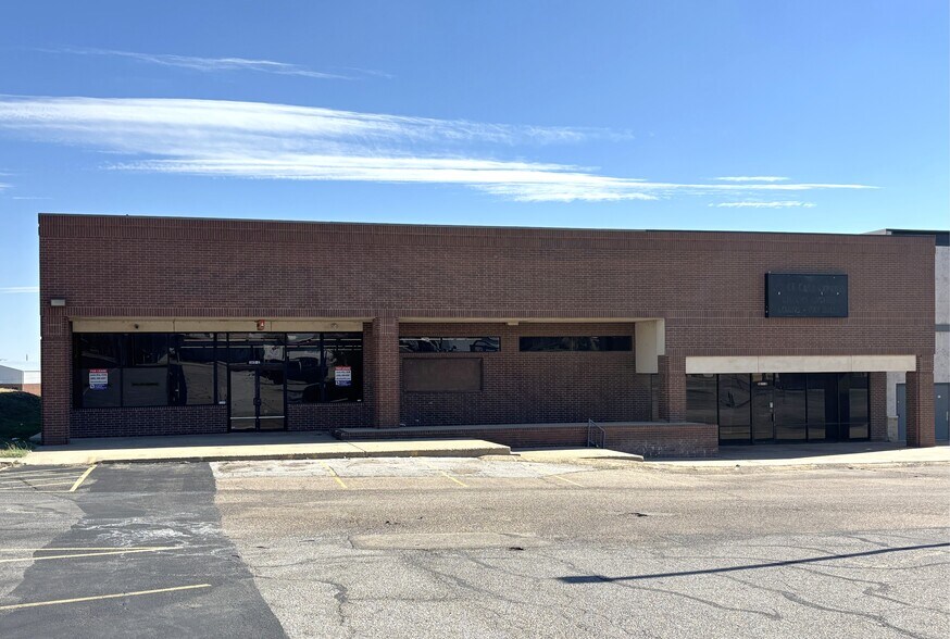 More Photos Of 58th & Western St, Amarillo Supermarket For Lease