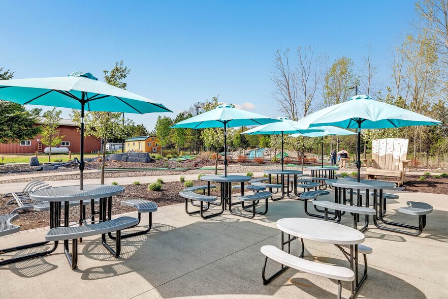 More Photos Of 2630 School Ln, Suamico Restaurant For Sale