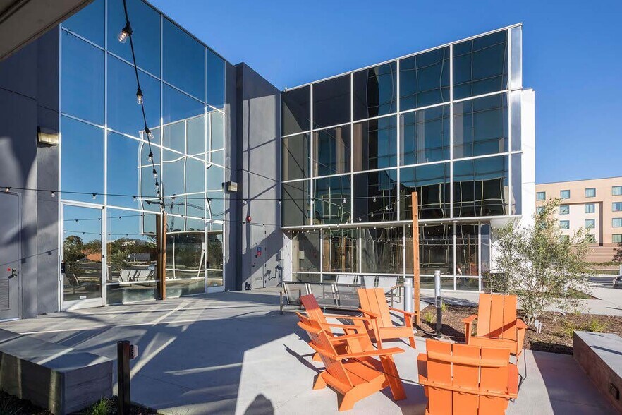 More Photos Of 2445 McCabe Way, Irvine Unknown For Lease