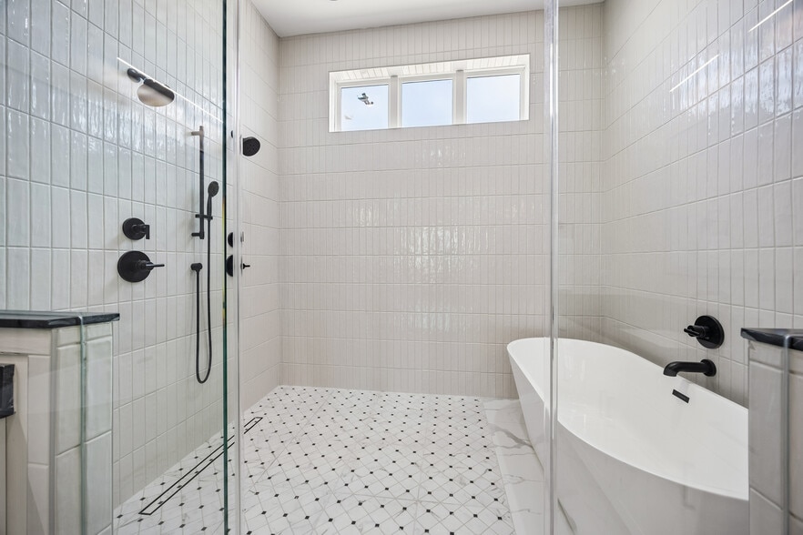 More Photos Of 5821 Winsome Ln, Houston Apartments For Sale