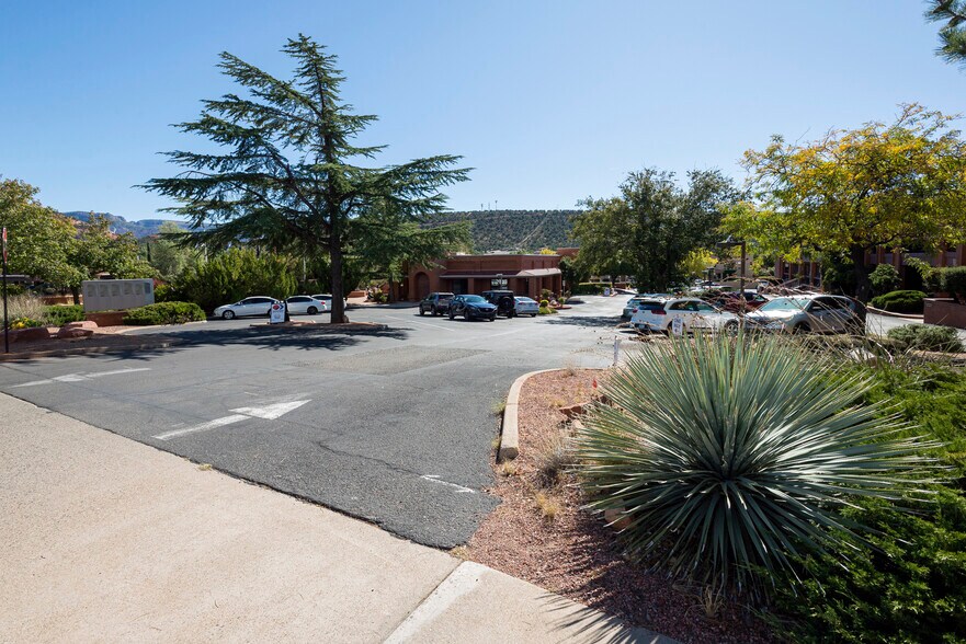 More Photos Of 1771 W State Route 89A, Sedona Storefront Retail Office For Lease