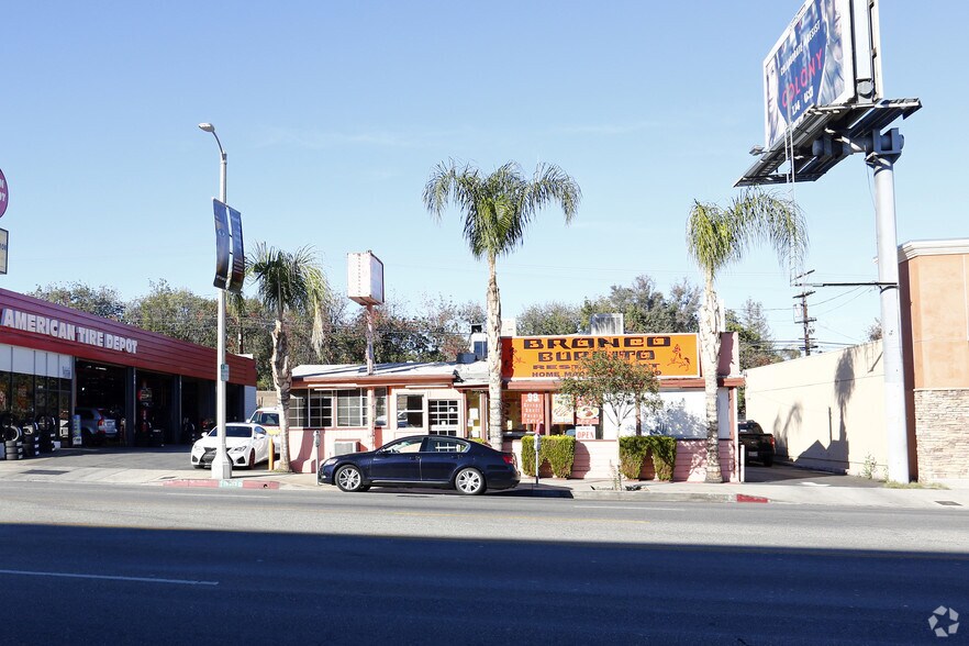 More Photos Of 19511-19513 Ventura Blvd, Tarzana Freestanding For Lease