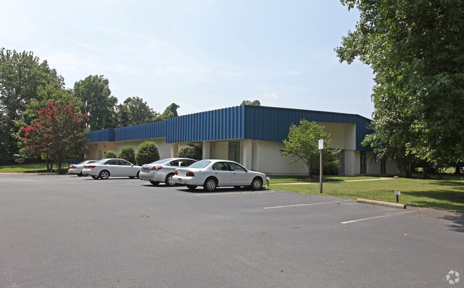 More Photos Of 6100 Orr Rd, Charlotte Warehouse For Sale