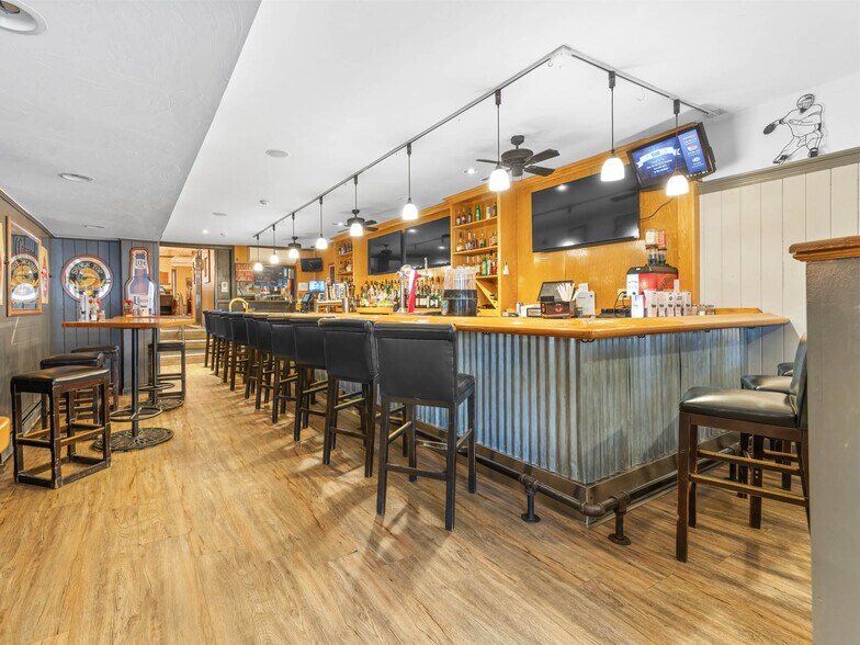 More Photos Of 176 Columbus Ave, Pawtucket General Retail For Sale