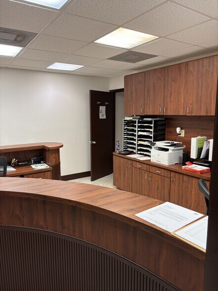 More Photos Of 2231 N University Dr, Pembroke Pines Medical For Lease