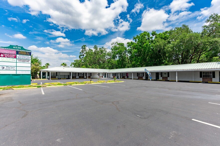 More Photos Of 6536 Stadium Dr, Zephyrhills Storefront For Sale