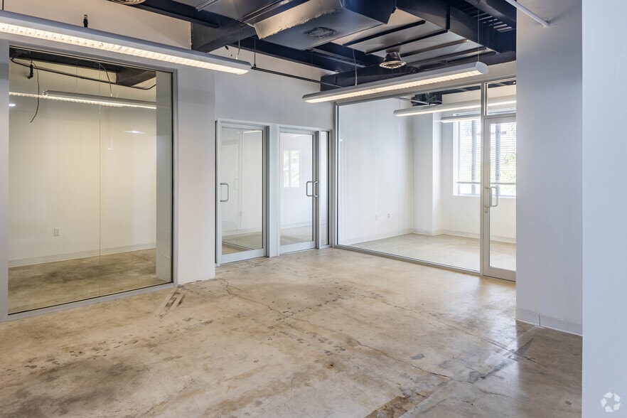 More Photos Of 420 Lincoln Rd, Miami Beach Loft Creative Space For Lease