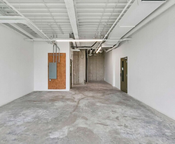 More Photos Of 288-300 Geary Ave, Toronto Manufacturing For Sale