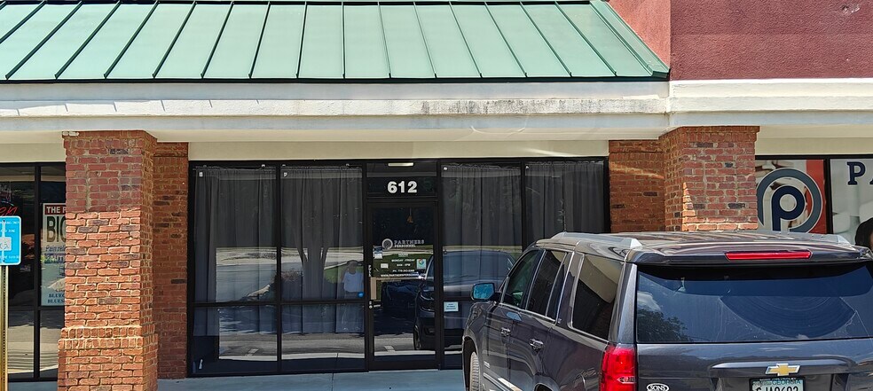 More Photos Of 600-634 Eagles Landing Pky, Stockbridge Storefront For Lease