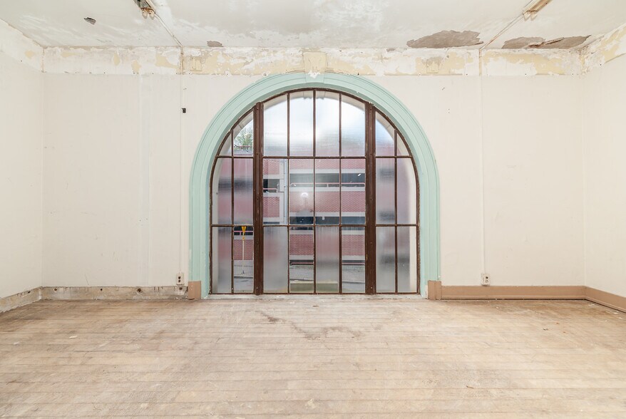 More Photos Of 71 Main St, Norwich Storefront Retail Office For Sale