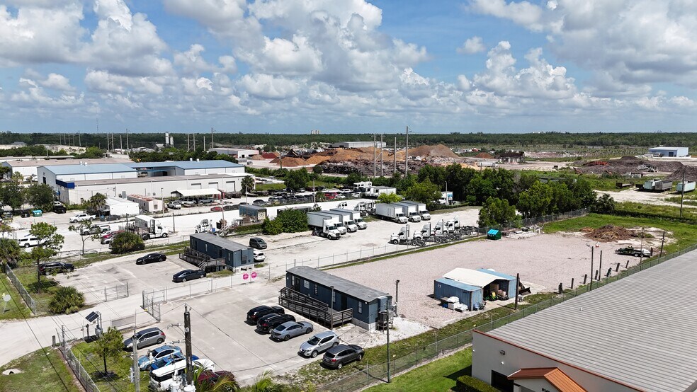 More Photos Of 8101 Mainline Pky, Fort Myers Warehouse For Lease