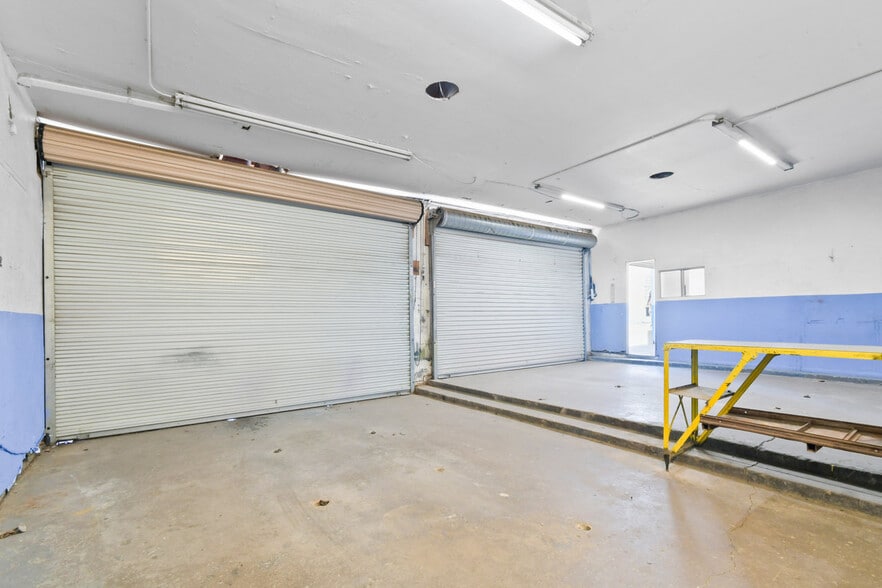 More Photos Of 3814 Acacia St, San Diego Auto Repair For Sale