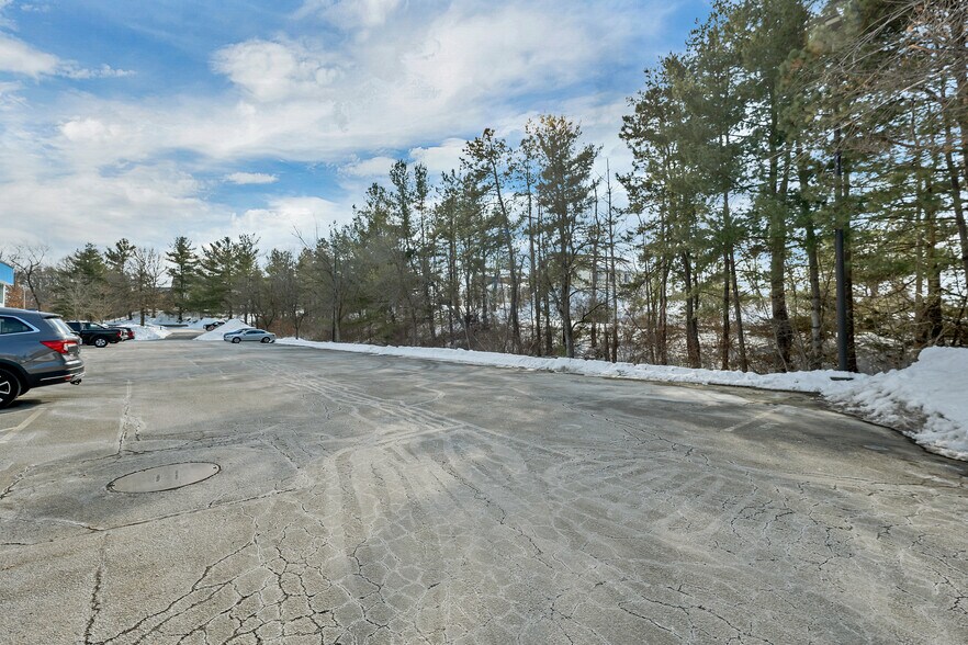 More Photos Of 41 Simon St, Nashua Flex For Lease