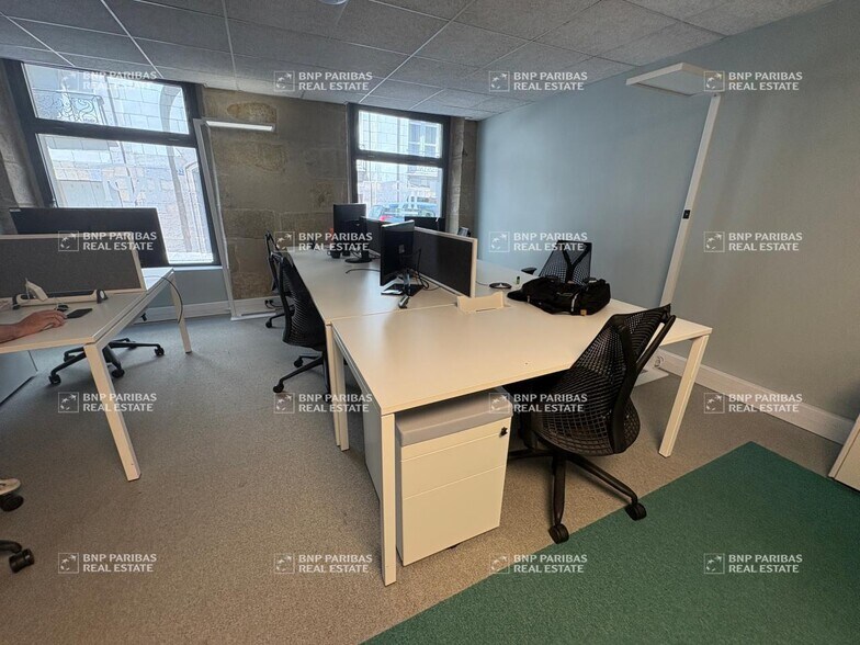 More Photos Of , Nantes Office For Sale